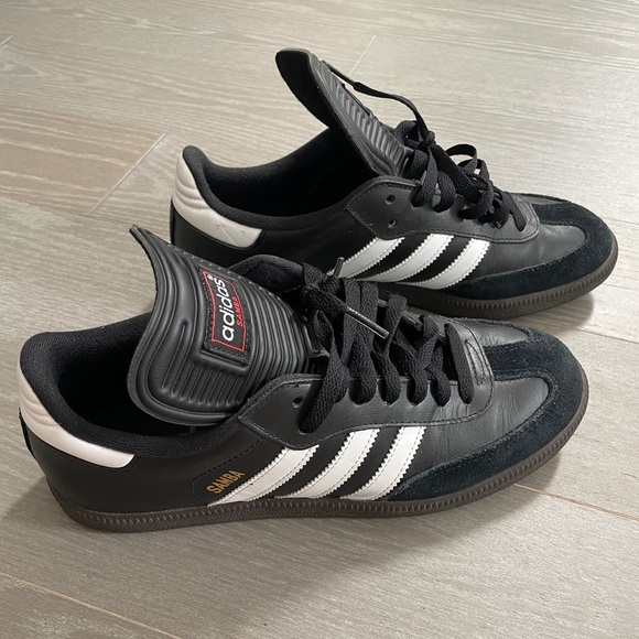 Adidas Classic Samba Shoes - Picture 3 of 6